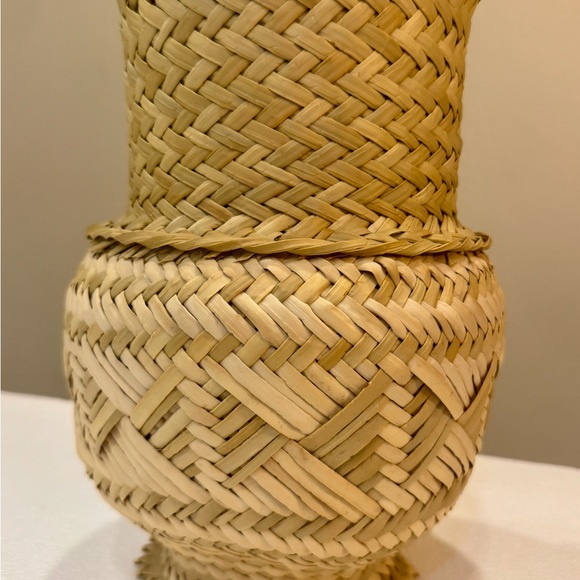 Handwoven Tarahumara Indian Natural Basket Vase 12” - Picture 3 of 8
